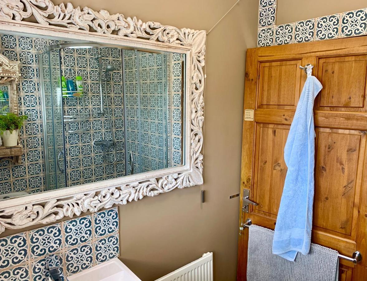 Sw Bed & Breakfast Swindon Luaran gambar
