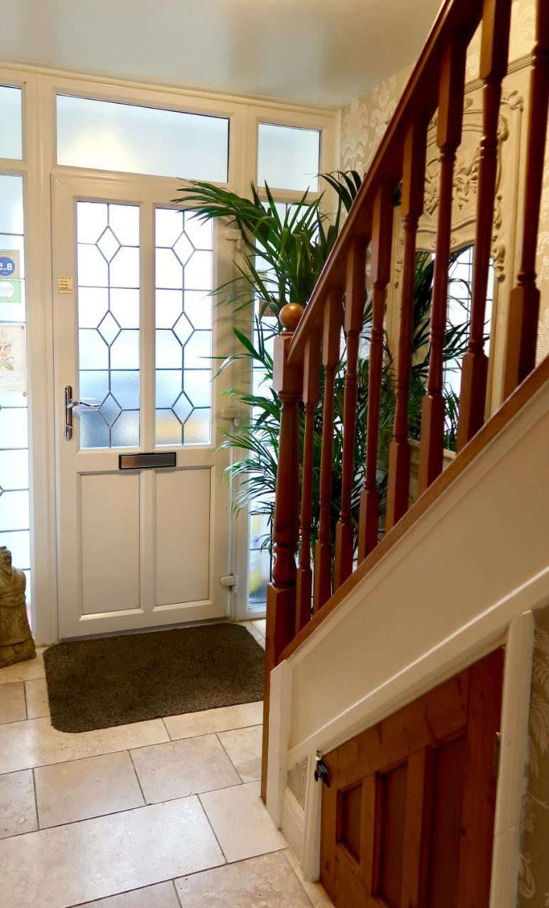 Sw Bed & Breakfast Swindon Luaran gambar