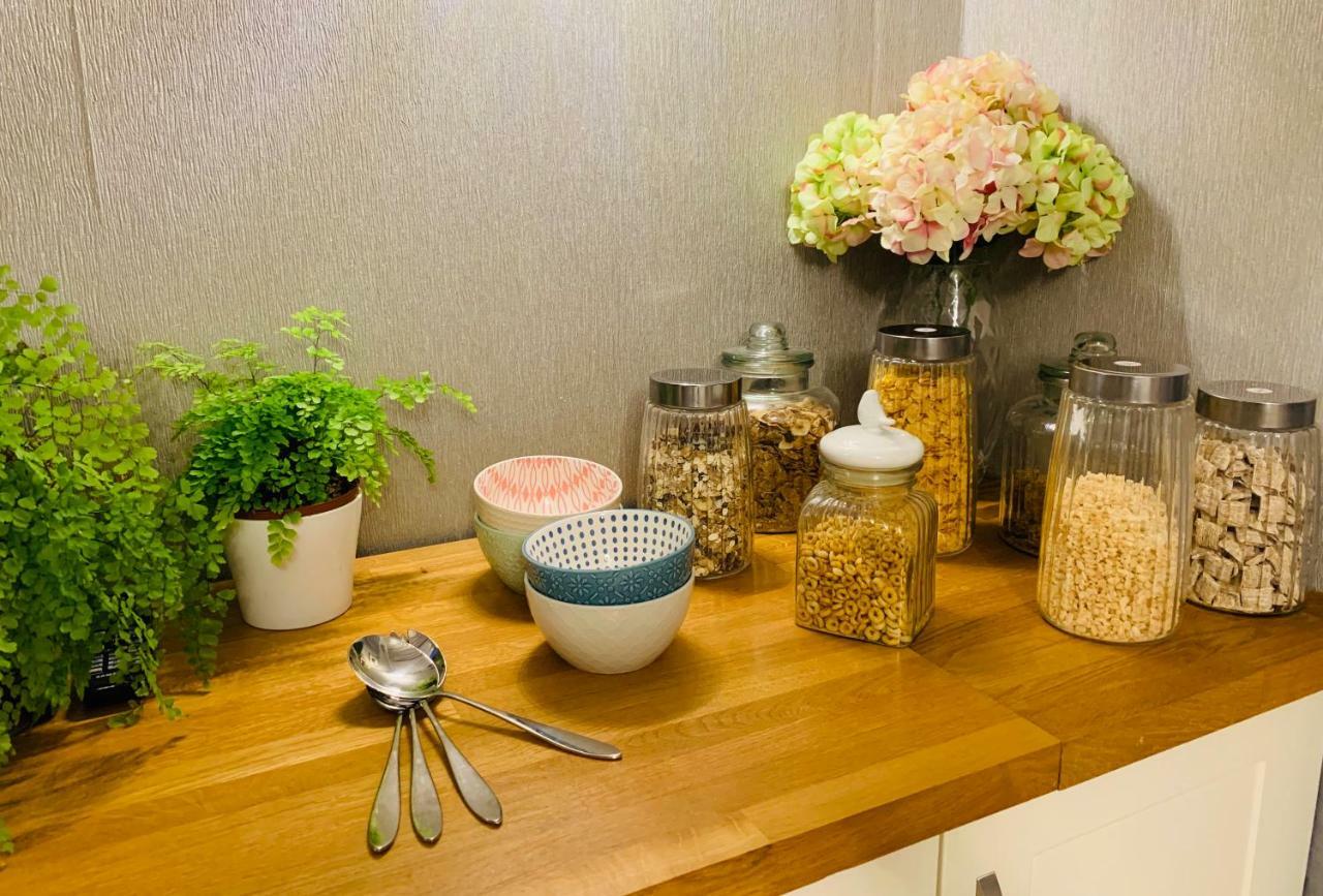 Sw Bed & Breakfast Swindon Luaran gambar